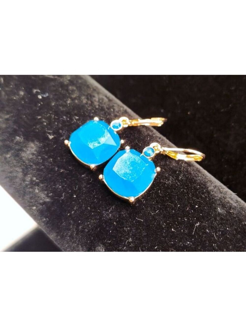 Signed Joan Rivers Aqua Blue Faceted Drop Dangle Earrings Gold Tone Leverback